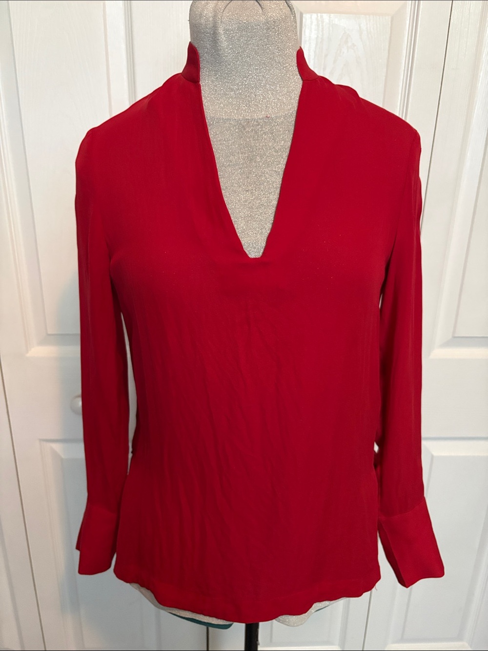 Alice + Olivia 100% Silk Red Scarlet Crimson V-Neck Long-Sleeve Blouse Size XS